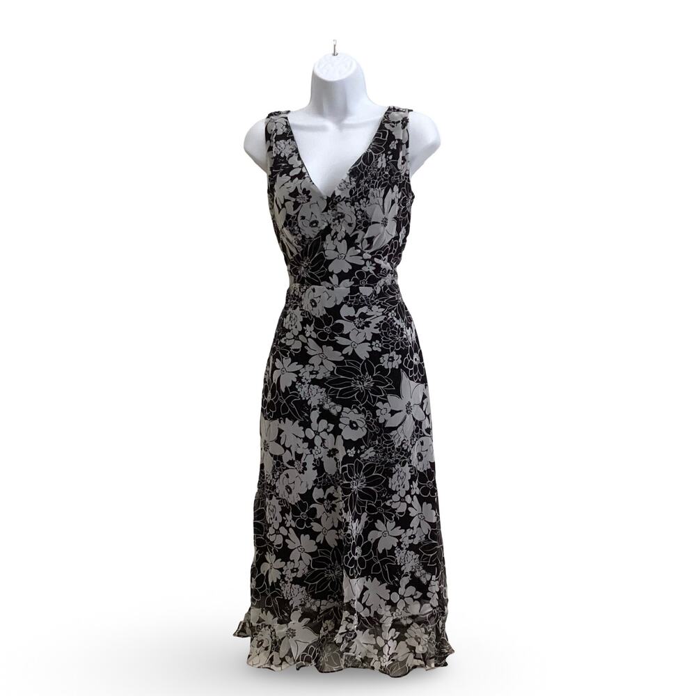 Zoey & Beth Sweetheart Midi Dress